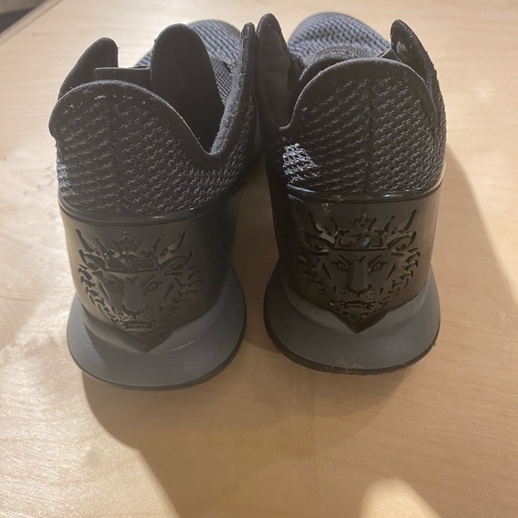 NIKE Sneakers size 9.5 (Needs Shoe Strings) (KU) - Picture 8 of 16